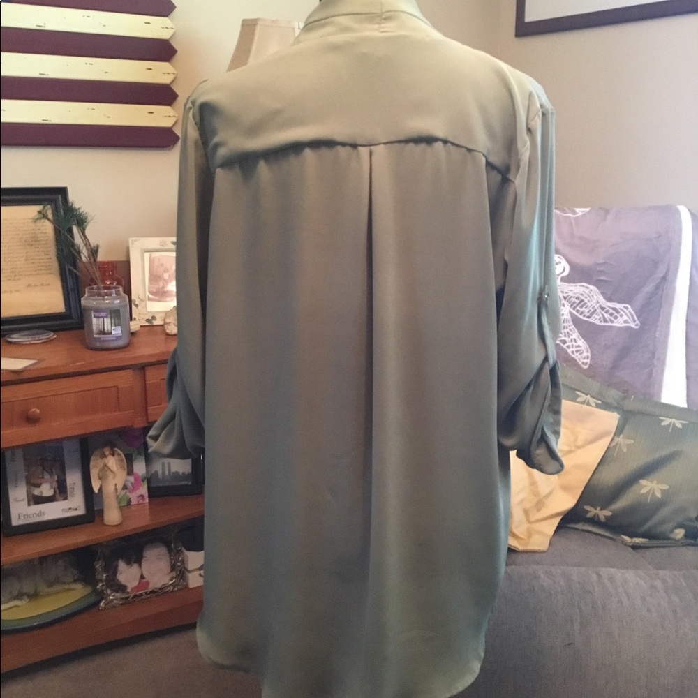 Work blouse very pretty - Picture 3 of 4